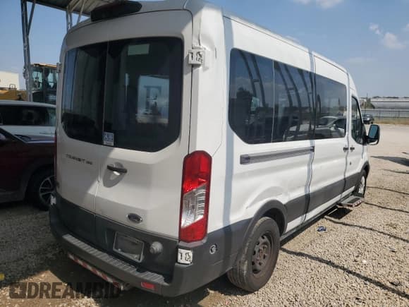 ✅ 2019 Ford Transit Passenger XL • VIN: 1FDZX2CM2KKB61174 • Лот: 81160425. Опубликован ранее на Copart с пробегом 263 629 миль. Бесплатный доступ к архиву аукционных продаж из США и подробный отчёт об истории автомобиля на DreamBid. Изображение 3.