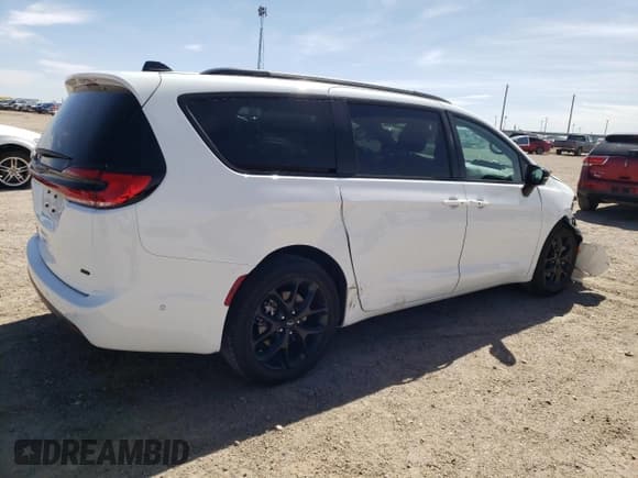 ✅ 2024 Chrysler Pacifica Touring L • VIN: 2C4RC3BG6RR188942 • Лот: 49329785. Опубликован ранее на Copart с пробегом 2 057 миль. Бесплатный доступ к архиву аукционных продаж из США и подробный отчёт об истории автомобиля на DreamBid. Изображение 3.