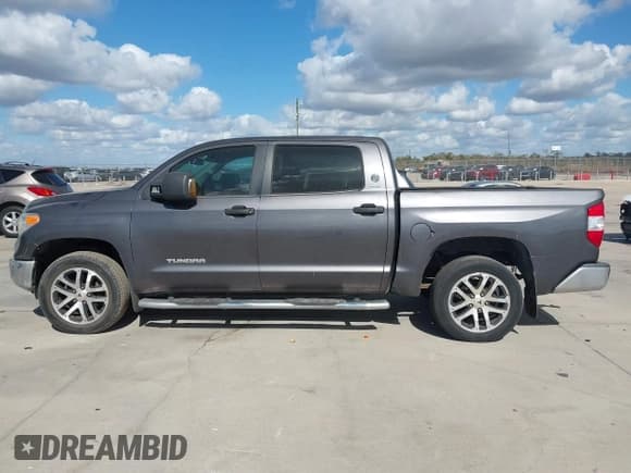 ✅ 2017 Toyota Tundra SR5 • VIN: 5TFEM5F12HX116164 • Лот: 43688310. Опубликован ранее на IAAI с пробегом 258 975 миль. Бесплатный доступ к архиву аукционных продаж из США и подробный отчёт об истории автомобиля на DreamBid. Изображение 14.