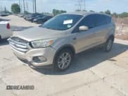✅ 2017 Ford Escape SE • VIN: 1FMCU0GD8HUC60074 • Lot: 41918443. Wystawiony na IAAI z przebiegiem 85 787 mil. Bezpłatny archiwum sprzedaży aukcyjnych z USA i szczegółowy raport historii pojazdu na DreamBid. Zdjęcie 2.