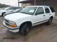 1998 Chevrolet Blazer LT with VIN 1GNDT13WXW2290766, listed as a IAAI auction lot 41729320 with 160,353 mi miles and . Bid and sale history available at DreamBid. Image 2.