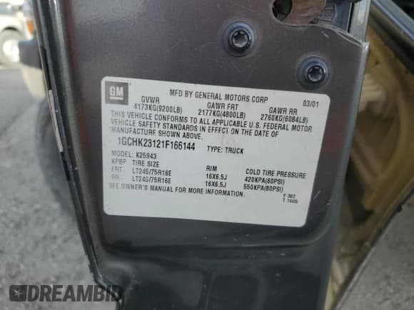 ✅ 2001 Chevrolet Silverado 2500HD • VIN: 1GCHK23121F166144 • Lot: 54622075. Wystawiony na Copart z przebiegiem Nie podano. Bezpłatny archiwum sprzedaży aukcyjnych z USA i szczegółowy raport historii pojazdu na DreamBid. Zdjęcie 12.