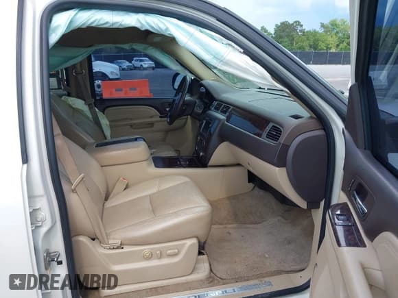 ✅ 2010 GMC Yukon Denali • VIN: 1GKUCEEF8AR282764 • Lot: 42269865. Listed on IAAI with 252,521 mi. Free auction sales archive from the USA and detailed vehicle history report at DreamBid. Image 5.