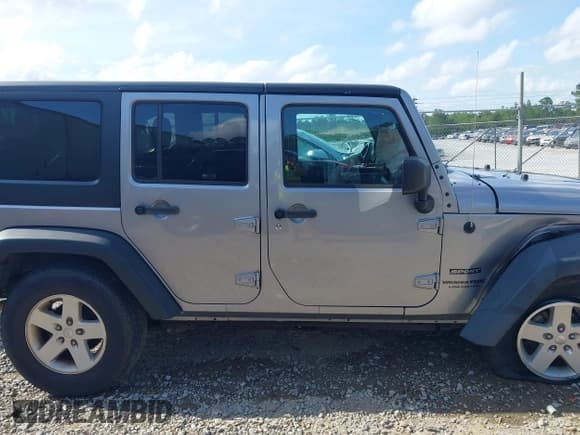 ✅ 2018 Jeep Wrangler Unlimited Sport S • VIN: 1C4HJWDG2JL929231 • Лот: 42282904. Опубликован ранее на IAAI с пробегом 150 362 миль. Бесплатный доступ к архиву аукционных продаж из США и подробный отчёт об истории автомобиля на DreamBid. Изображение 13.