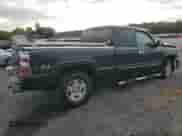 ✅ 2006 Chevrolet Silverado 1500 LS • VIN: 2GCEK19B561266573 • Lot: 71420804. Wystawiony na Copart z przebiegiem 153 471 mil mil. Skorzystaj z bezpłatnego archiwum sprzedaży aukcyjnych z USA i zobacz szczegółowy raport historii pojazdu na DreamBid. Zdjęcie 3.