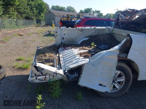 ✅ 2015 Ford F-150 XLT • VIN: 1FTEW1E86FFA81911 • Lot: 42621418. Listed on IAAI with Not provided. Free auction sales archive from the USA and detailed vehicle history report at DreamBid. Image 17.