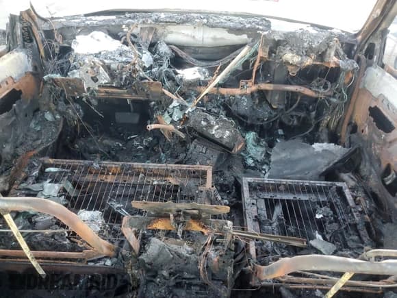 ✅ 1999 Chevrolet Suburban • VIN: 3GNEC16R5XG109155 • Lot: 79766644. Wystawiony na Copart z przebiegiem Nie podano. Bezpłatny archiwum sprzedaży aukcyjnych z USA i szczegółowy raport historii pojazdu na DreamBid. Zdjęcie 8.