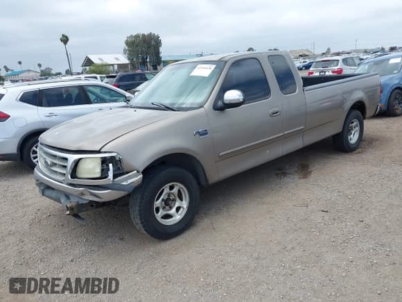 ✅ 2001 Ford F-150 XL • VIN: 1FTRX17W21NB19028 • Lot: 42354428. Listed on IAAI with 189,824 mi. Free auction sales archive from the USA and detailed vehicle history report at DreamBid. Image 18.
