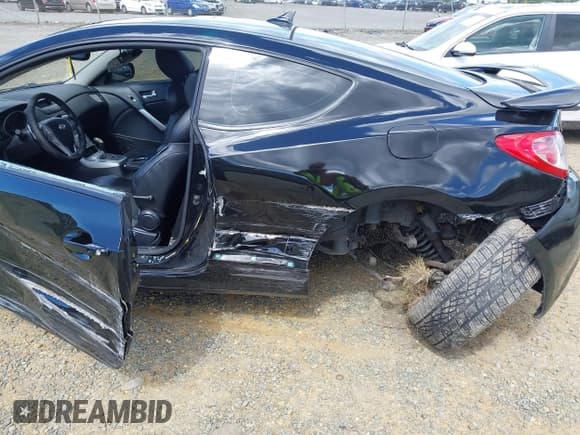 ✅ 2010 Hyundai Genesis Coupe • VIN: KMHHU6KH0AU028724 • Lot: 42198771. Wystawiony na IAAI z przebiegiem 114 604 mil. Bezpłatny archiwum sprzedaży aukcyjnych z USA i szczegółowy raport historii pojazdu na DreamBid. Zdjęcie 6.