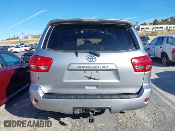 ✅ 2012 Toyota Sequoia • VIN: 5TDBM5G12CS001953 • Lot: 41207946. Listed on IAAI with 110,187 mi. Free auction sales archive from the USA and detailed vehicle history report at DreamBid. Image 16.