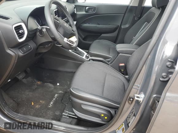 ✅ 2024 Hyundai Venue SEL • VIN: KMHRC8A31RU341060 • Lot: 44412665. Listed on Copart with 2,992 mi. Free auction sales archive from the USA and detailed vehicle history report at DreamBid. Image 7.