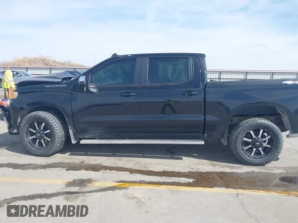 ✅ 2019 Chevrolet Silverado 1500 LT • VIN: 3GCPYDEK8KG116134 • Lot: 41815843. Wystawiony na IAAI z przebiegiem 116 756 mil. Bezpłatny archiwum sprzedaży aukcyjnych z USA i szczegółowy raport historii pojazdu na DreamBid. Zdjęcie 14.