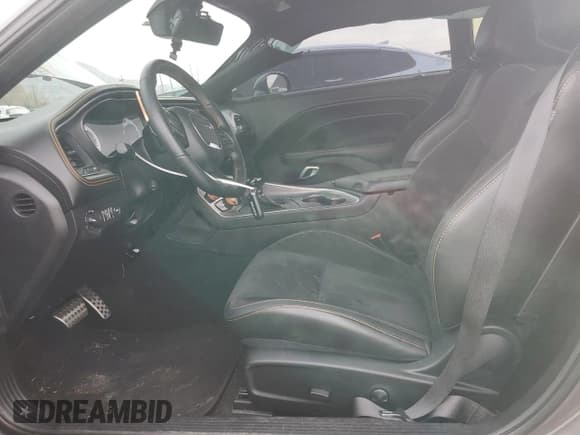 ✅ 2022 Dodge Challenger R/T Scat Pack Widebody • VIN: 2C3CDZFJ1NH218848 • Lot: 82129803. Wystawiony na Copart z przebiegiem 11 347 mil. Bezpłatny archiwum sprzedaży aukcyjnych z USA i szczegółowy raport historii pojazdu na DreamBid. Zdjęcie 7.