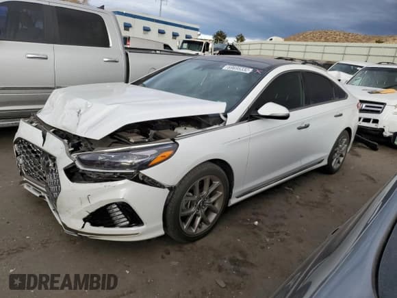 ✅ 2019 Hyundai Sonata Limited • VIN: 5NPE34ABXKH770331 • Лот: 69695332. Опубликован ранее на Copart с пробегом 30 704 миль. Бесплатный доступ к архиву аукционных продаж из США и подробный отчёт об истории автомобиля на DreamBid. Изображение 1.