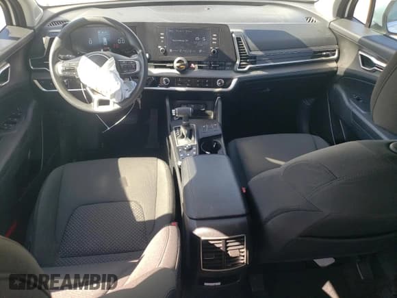 ✅ 2023 Kia Sportage LX • VIN: KNDPUCAF0P7098195 • Lot: 64895235. Wystawiony na Copart z przebiegiem 36 028 mil. Bezpłatny archiwum sprzedaży aukcyjnych z USA i szczegółowy raport historii pojazdu na DreamBid. Zdjęcie 8.