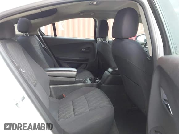 ✅ 2015 Chevrolet Volt • VIN: 1G1RC6E47FU141624 • Lot: 43303865. Wystawiony na IAAI z przebiegiem 38 622 mil. Bezpłatny archiwum sprzedaży aukcyjnych z USA i szczegółowy raport historii pojazdu na DreamBid. Zdjęcie 8.