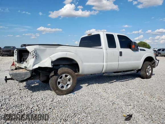✅ 2015 Ford F-250 XLT • VIN: 1FT7X2B69FEB93591 • Lot: 65528585. Wystawiony na Copart z przebiegiem 123 908 mil. Bezpłatny archiwum sprzedaży aukcyjnych z USA i szczegółowy raport historii pojazdu na DreamBid. Zdjęcie 3.