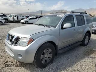 ✅ 2008 Nissan Pathfinder SE • VIN: 5N1BR18BX8C611640 • Lot: 68717785. Wystawiony na Copart z przebiegiem 247 261 mil. Bezpłatny archiwum sprzedaży aukcyjnych z USA i szczegółowy raport historii pojazdu na DreamBid. Zdjęcie 1.
