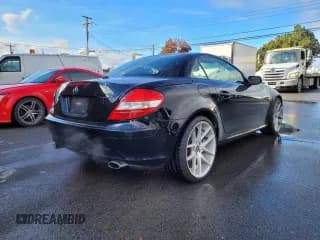 ✅ 2008 Mercedes-Benz SLK 280 • VIN: WDBWK54F88F174129 • Лот: 93067595. Опубликован ранее на Copart с пробегом 143 360 миль. Бесплатный доступ к архиву аукционных продаж из США и подробный отчёт об истории автомобиля на DreamBid. Изображение 4.