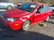 ✅ 2005 Ford Focus S • VIN: 1FAFP34N35W257290 • Lot: 43685040. Wystawiony na IAAI z przebiegiem 147 373 mil. Bezpłatny archiwum sprzedaży aukcyjnych z USA i szczegółowy raport historii pojazdu na DreamBid. Zdjęcie 2.