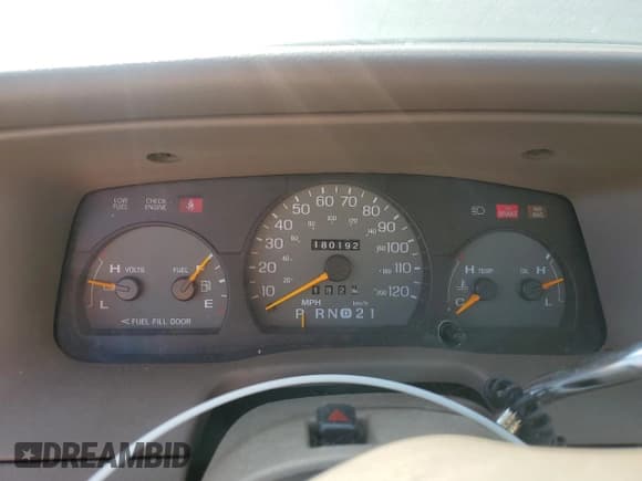 ✅ 1997 Mercury Grand Marquis GS • VIN: 2MELM74W3VX700997 • Лот: 58673404. Опубликован ранее на Copart с пробегом 180 192 миль. Бесплатный доступ к архиву аукционных продаж из США и подробный отчёт об истории автомобиля на DreamBid. Изображение 9.