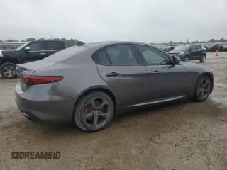 ✅ 2017 Alfa Romeo Giulia • VIN: ZARFAEDN1H7550133 • Lot: 90514565. Wystawiony na Copart z przebiegiem 145 376 mil. Bezpłatny archiwum sprzedaży aukcyjnych z USA i szczegółowy raport historii pojazdu na DreamBid. Zdjęcie 3.