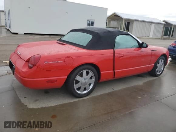 ✅ 2002 Ford Thunderbird Hardtop Premium • VIN: 1FAHP60A52Y104598 • Lot: 74252034. Wystawiony na Copart z przebiegiem Nie podano. Bezpłatny archiwum sprzedaży aukcyjnych z USA i szczegółowy raport historii pojazdu na DreamBid. Zdjęcie 3.