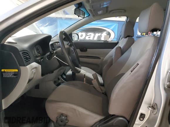 ✅ 2010 Hyundai Accent GLS • VIN: KMHCN4AC6AU463636 • Lot: 82680705. Wystawiony na Copart z przebiegiem 90 260 mil. Bezpłatny archiwum sprzedaży aukcyjnych z USA i szczegółowy raport historii pojazdu na DreamBid. Zdjęcie 7.