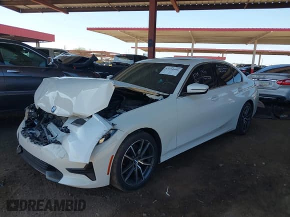 ✅ 2022 BMW 3 Series 330i • VIN: 3MW5R1J01N8C47893 • Lot: 42312006. Listed on IAAI with 25,430 mi. Free auction sales archive from the USA and detailed vehicle history report at DreamBid. Image 2.