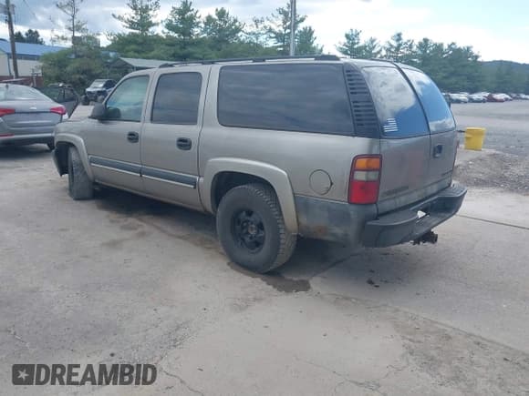 ✅ 2003 Chevrolet Suburban LS • VIN: 1GNFK16Z33J223820 • Лот: 43074086. Опубликован ранее на IAAI с пробегом 307 113 миль. Бесплатный доступ к архиву аукционных продаж из США и подробный отчёт об истории автомобиля на DreamBid. Изображение 3.
