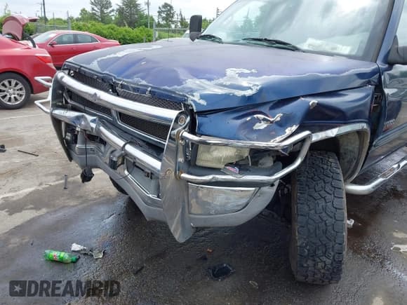 ✅ 2001 Dodge 2500 • VIN: 3B7KF23681G748883 • Lot: 42095866. Listed on IAAI with Not provided. Free auction sales archive from the USA and detailed vehicle history report at DreamBid. Image 6.