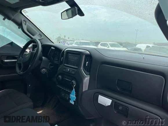 2021 Chevrolet Silverado 1500 Work Truck z VIN 3GCNWAEF8MG164749, wystawiony jako IAAI lot #43632324 z przebiegiem 90 987 mil mil oraz . Historia ofert i sprzedaży dostępna na DreamBid. Obrazek 19.