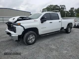 ✅ 2024 Chevrolet Silverado 2500HD Work Truck • VIN: 1GC1YLE73RF227780 • Lot: 70801734. Wystawiony na Copart z przebiegiem Nie podano. Bezpłatny archiwum sprzedaży aukcyjnych z USA i szczegółowy raport historii pojazdu na DreamBid. Zdjęcie 1.