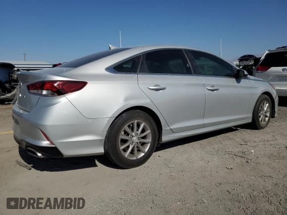 ✅ 2018 Hyundai Sonata SE • VIN: 5NPE24AF2JH615762 • Lot: 69292115. Wystawiony na Copart z przebiegiem 34 098 mil. Bezpłatny archiwum sprzedaży aukcyjnych z USA i szczegółowy raport historii pojazdu na DreamBid. Zdjęcie 3.