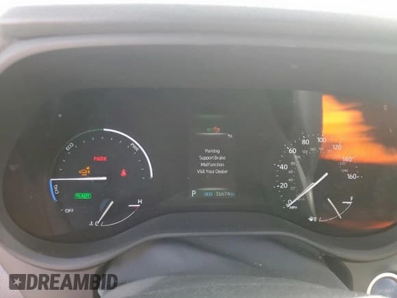 ✅ 2023 Toyota Sienna XSE 25th Anniversary • VIN: 5TDCSKFC1PS102712 • Lot: 92380595. Listed on Copart with 36,674 mi. Free auction sales archive from the USA and detailed vehicle history report at DreamBid. Image 9.