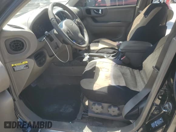 ✅ 2004 Hyundai Santa Fe GLS • VIN: KM8SC13E24U667076 • Lot: 69089595. Listed on Copart with 203,786 mi. Free auction sales archive from the USA and detailed vehicle history report at DreamBid. Image 7.