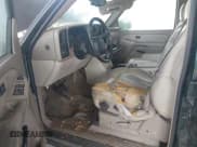 ✅ 2001 Chevrolet Suburban LS • VIN: 3GNEC16T71G217733 • Лот: 43040582. Опубликован ранее на IAAI с пробегом 233 216 миль. Бесплатный доступ к архиву аукционных продаж из США и подробный отчёт об истории автомобиля на DreamBid. Изображение 5.