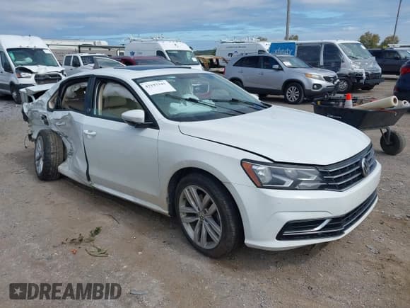 ✅ 2019 Volkswagen Passat Wolfsburg Edition • VIN: 1VWLA7A34KC012386 • Лот: 43193343. Опубликован ранее на IAAI с пробегом 46 301 миль. Бесплатный доступ к архиву аукционных продаж из США и подробный отчёт об истории автомобиля на DreamBid. Изображение 1.