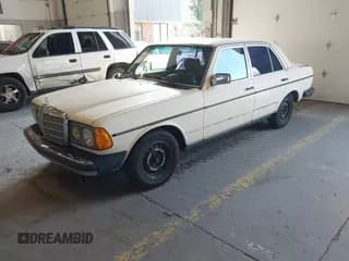 ✅ 1982 Mercedes-Benz 240 • VIN: WDBAB23A6CB308618 • Lot: 42033563. Listed on IAAI with 312,669 mi. Free auction sales archive from the USA and detailed vehicle history report at DreamBid. Image 2.