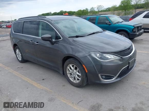 ✅ 2017 Chrysler Pacifica Touring L • VIN: 2C4RC1BG5HR771361 • Lot: 42251128. Wystawiony na IAAI z przebiegiem 139 689 mil. Bezpłatny archiwum sprzedaży aukcyjnych z USA i szczegółowy raport historii pojazdu na DreamBid. Zdjęcie 1.