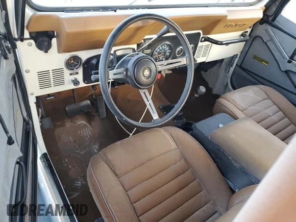 ✅ 1985 Jeep CJ • VIN: 1JCCE87E6FT150280 • Лот: 76540634. Опубликован ранее на Copart с пробегом 41 966 миль. Бесплатный доступ к архиву аукционных продаж из США и подробный отчёт об истории автомобиля на DreamBid. Изображение 8.