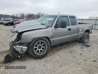 ✅ 2003 Chevrolet Silverado 2500HD LT • VIN: 1GCHK29193E284840 • Lot: 83631644. Wystawiony na Copart z przebiegiem 323 035 mil. Bezpłatny archiwum sprzedaży aukcyjnych z USA i szczegółowy raport historii pojazdu na DreamBid. Zdjęcie 1.