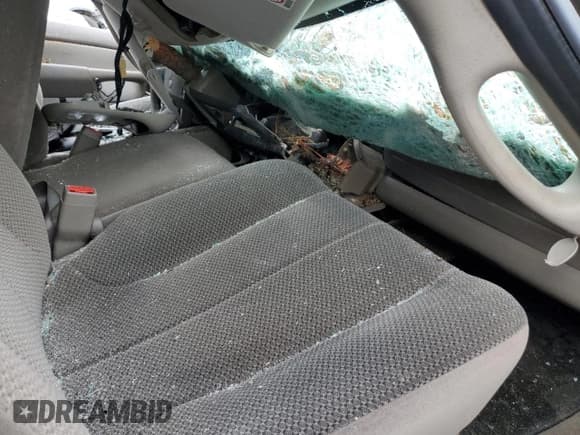 ✅ 2004 Dodge 2500 ST • VIN: 3D7KA28DX4G257473 • Lot: 43579204. Wystawiony na Copart z przebiegiem Nie podano. Bezpłatny archiwum sprzedaży aukcyjnych z USA i szczegółowy raport historii pojazdu na DreamBid. Zdjęcie 8.