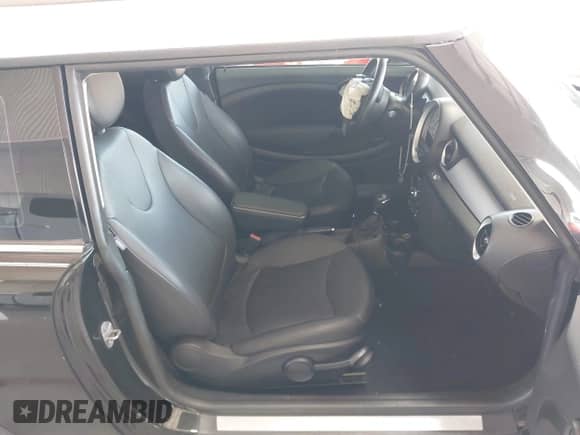 2012 MINI Hardtop с VIN WMWSU3C56CT261428, выставлен на аукционе IAAI как лот 43468792 с пробегом 90 025 миль миль и . История ставок и продаж доступна на DreamBid. Изображение 5.