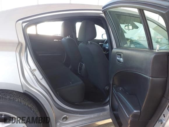 ✅ 2015 Dodge Charger Police • VIN: 2C3CDXAT6FH791257 • Лот: 43061750. Опубликован ранее на IAAI с пробегом 123 323 миль. Бесплатный доступ к архиву аукционных продаж из США и подробный отчёт об истории автомобиля на DreamBid. Изображение 8.