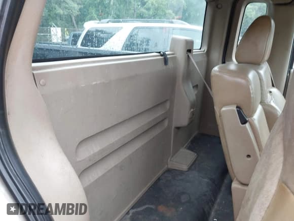 ✅ 2007 Ford F-150 XL • VIN: 1FTRF122X7KD49613 • Lot: 43041032. Listed on IAAI with 323,686 mi. Free auction sales archive from the USA and detailed vehicle history report at DreamBid. Image 8.