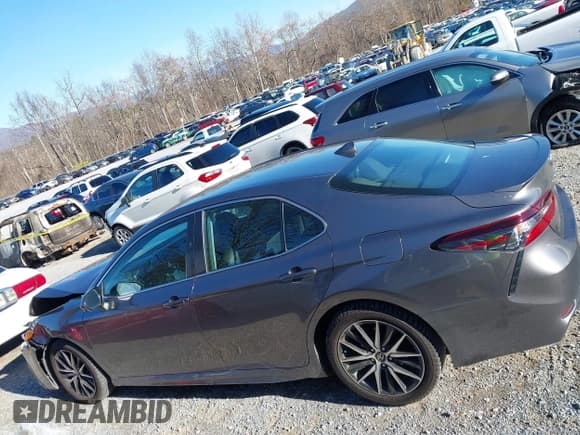 ✅ 2021 Toyota Camry SE • VIN: 4T1G11AK8MU423971 • Lot: 43768828. Listed on IAAI with 103,138 mi. Free auction sales archive from the USA and detailed vehicle history report at DreamBid. Image 15.