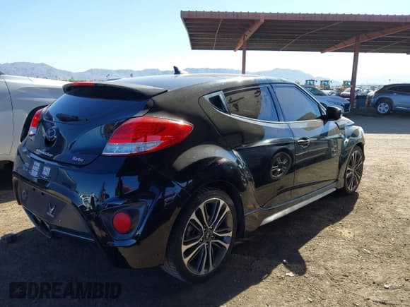 ✅ 2017 Hyundai Veloster Turbo • VIN: KMHTC6AE8HU314478 • Lot: 43567013. Wystawiony na IAAI z przebiegiem 115 504 mil. Bezpłatny archiwum sprzedaży aukcyjnych z USA i szczegółowy raport historii pojazdu na DreamBid. Zdjęcie 4.