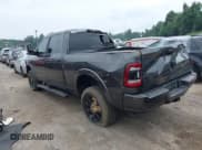 ✅ 2022 Ram 2500 Laramie • VIN: 3C6UR5FJ4NG430631 • Lot: 42880288. Wystawiony na IAAI z przebiegiem 22 158 mil. Bezpłatny archiwum sprzedaży aukcyjnych z USA i szczegółowy raport historii pojazdu na DreamBid. Zdjęcie 3.
