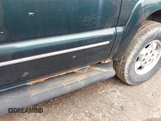✅ 2002 Chevrolet Suburban LT • VIN: 1GNFK16Z32J186556 • Лот: 42255091. Опубликован ранее на IAAI с пробегом 352 328 миль. Бесплатный доступ к архиву аукционных продаж из США и подробный отчёт об истории автомобиля на DreamBid. Изображение 6.